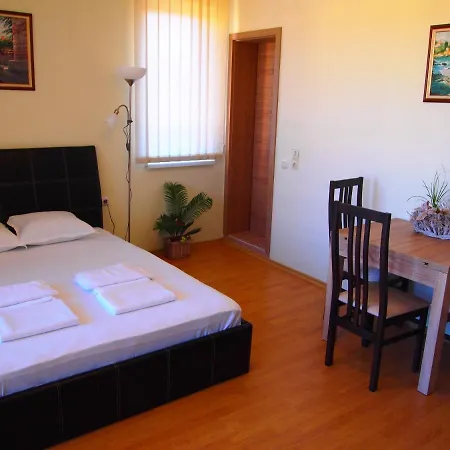 Visit Holiday Apartment *